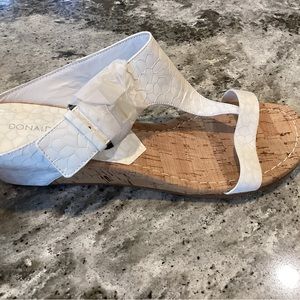 Donald Pliner White Sandals size 10 NIB
